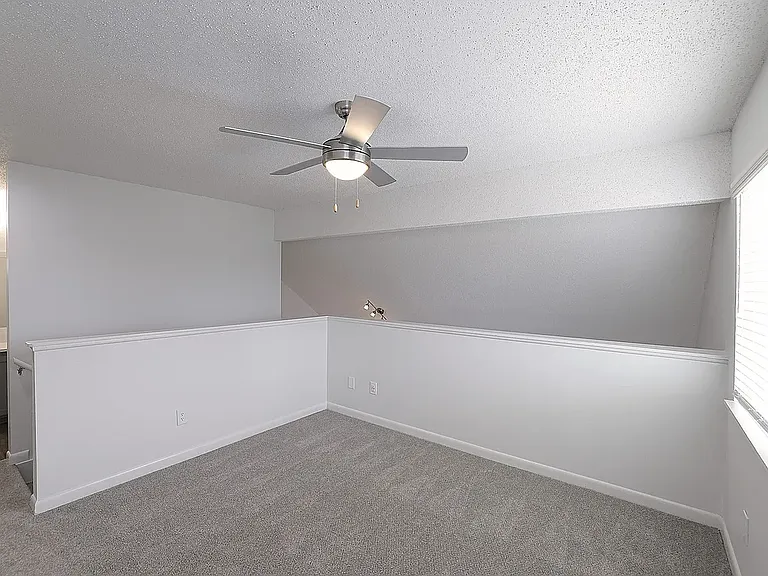 Windsor Apartments — Photo 12