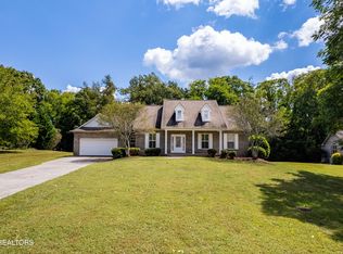 1812 Crazy Horse Dr, Maryville, TN 37801