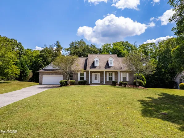 1812 Crazy Horse Dr, Maryville, TN 37801