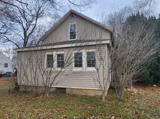 327 Hartzell Rd, New Haven, IN 46774