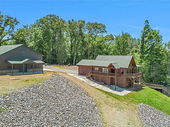 2nd image of 318 Heron Drive