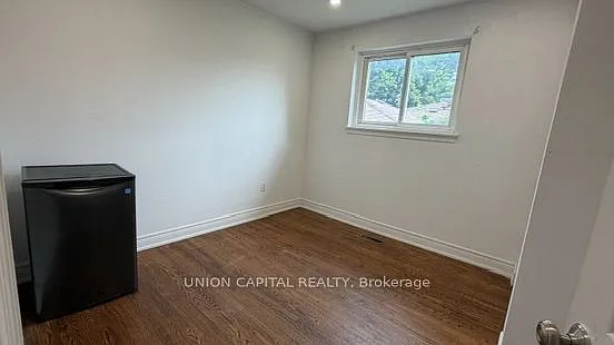 465 Hounslow Ave — Photo 21