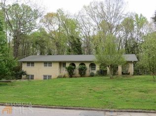 1208 Lakeshore Cir, Gainesville, GA 30501