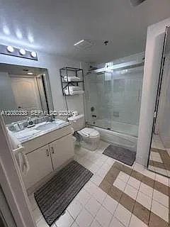 The Club At Brickell Bay — Photo 2