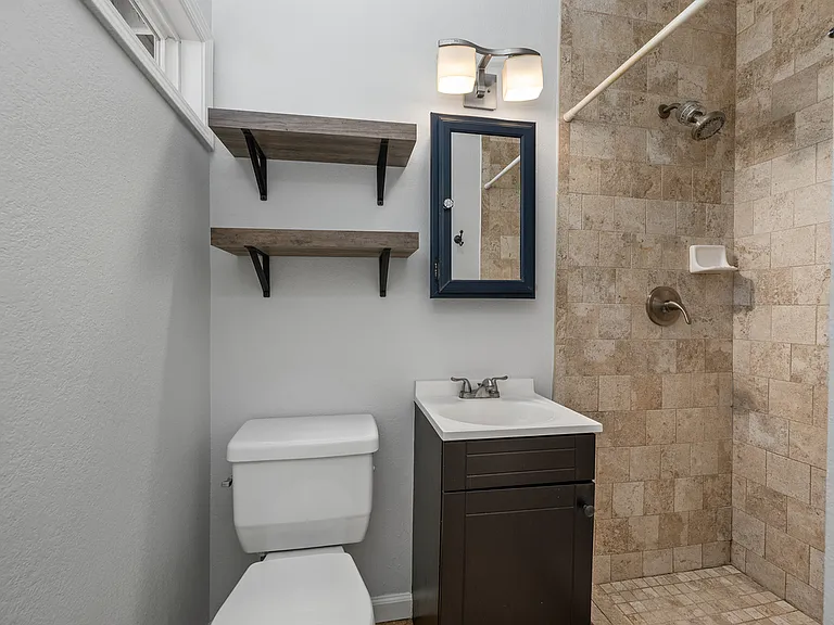 749 Oneonta Ave — Photo 11