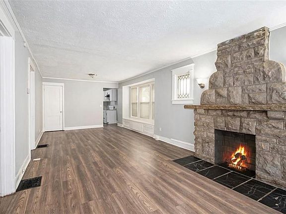 4th image of 4026 Agnes Ave