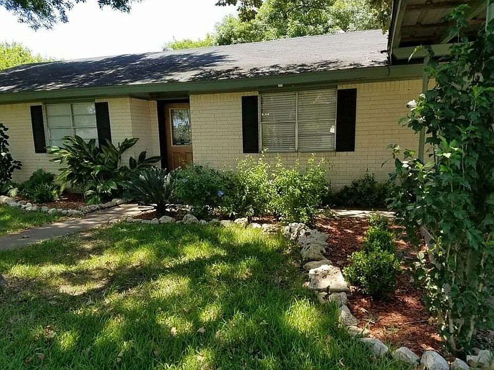 1950 s/f plus guesthouse 730sf