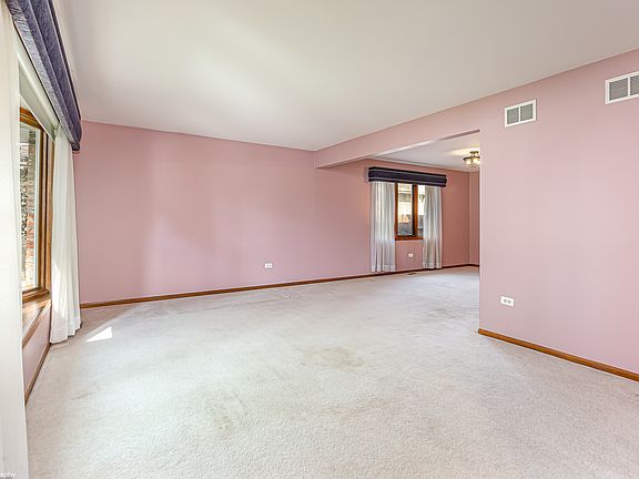 3rd image of 5640 W 81st Pl