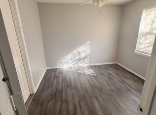 1002 Pleasant Valley Ln, Arlington, TX 76015