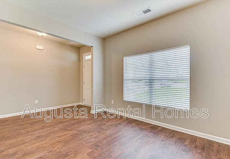 5060 Vine Ln — Photo 6