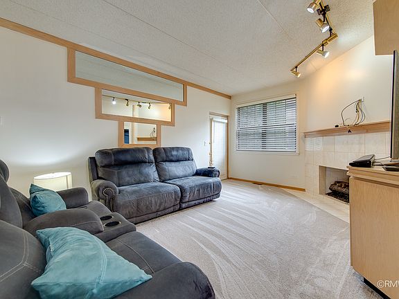 4th image of 223 Glen Ridge Ln #1B