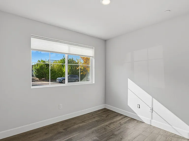 17025 SW Friendly Ln — Photo 3