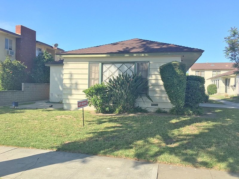 1st image of 5933 Camellia Ave