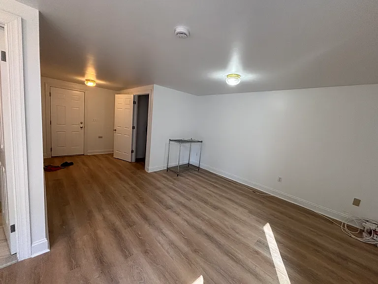 89 W Palisades Blvd #1 — Photo 18
