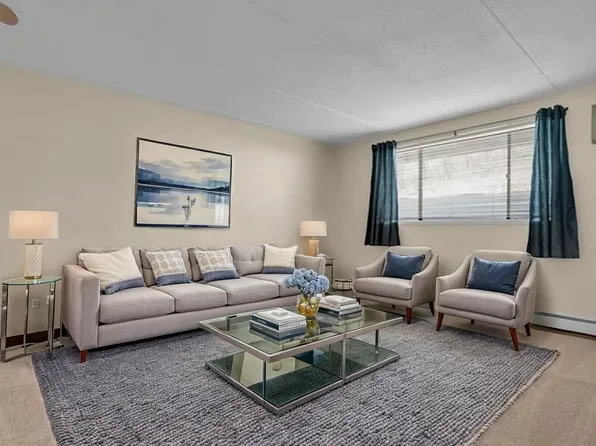 80 N Warren St APT 30, Woburn, MA 01801