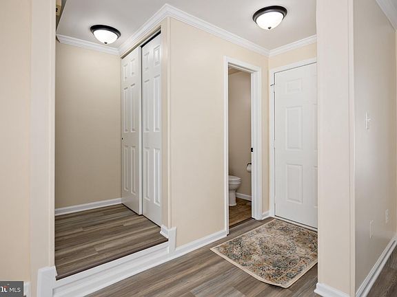3rd image of 8 Perryfalls Pl