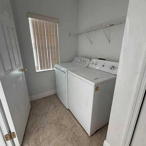 315 Edgewood Ct — Photo 13