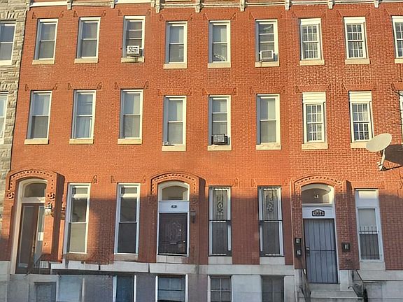 4th image of 944 Harlem Ave