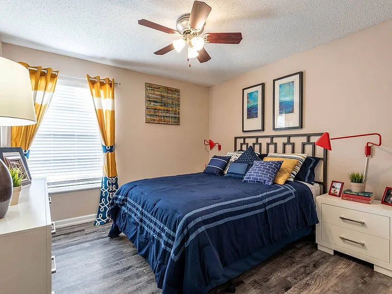 Whisper Lake Apartments — Photo 13