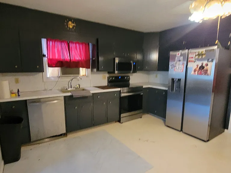 1350 Wingate Ave — Photo 11