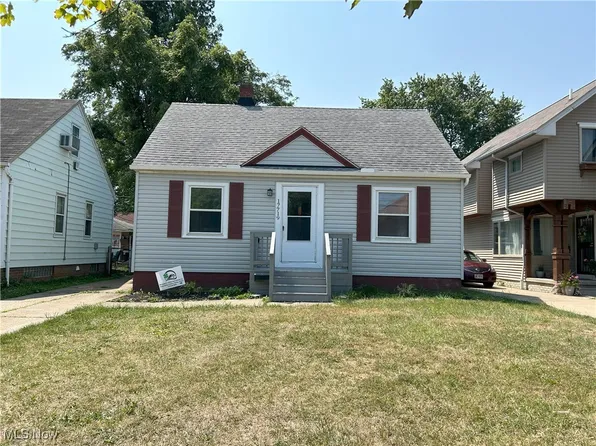 17719 Puritas Ave, Cleveland, OH 44135