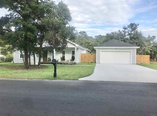 1446 Oak Dr, Gulf Breeze, FL 32563