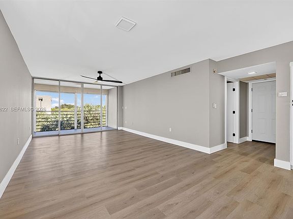 5th image of 9420 Tangerine Pl APT 407