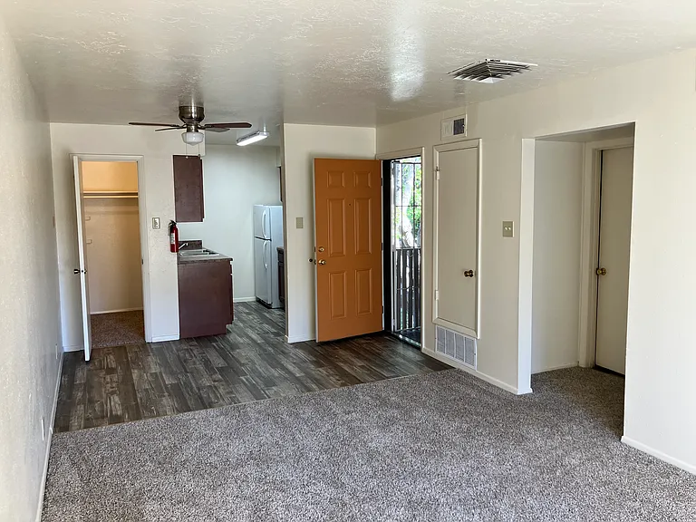 1917 Ridgecrest Dr SE #413 — Photo 12