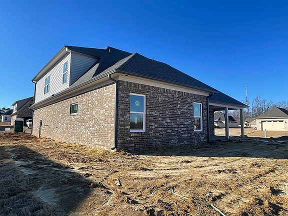 3rd image of 98 Bell Ln