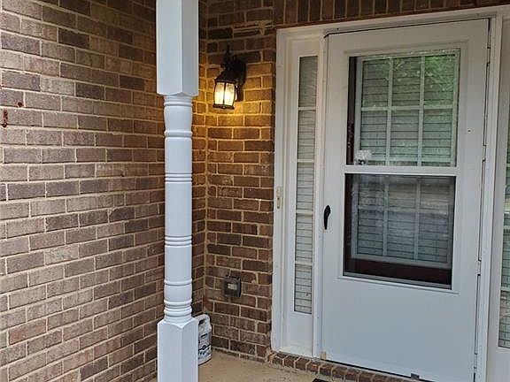 3rd image of 160 Fern Crest Dr