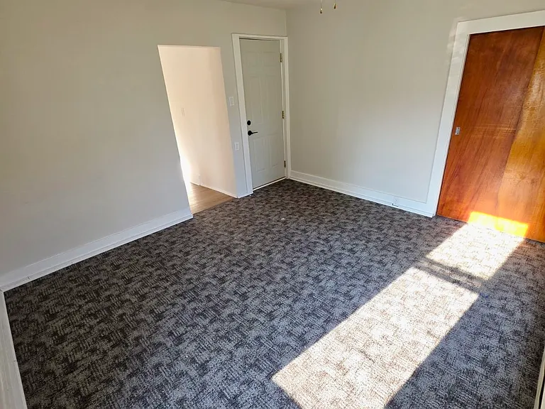 501 Dixon Ave #4 — Photo 1
