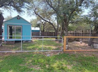 623 W 6th St, Rockport, TX 78382