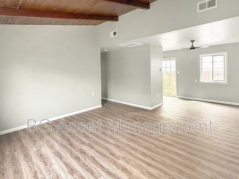 1755 Emeric Ave — Photo 3