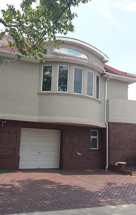 1st image of 2702 Whitman Dr