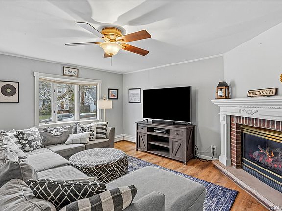 3rd image of 2459 Woodland Avenue