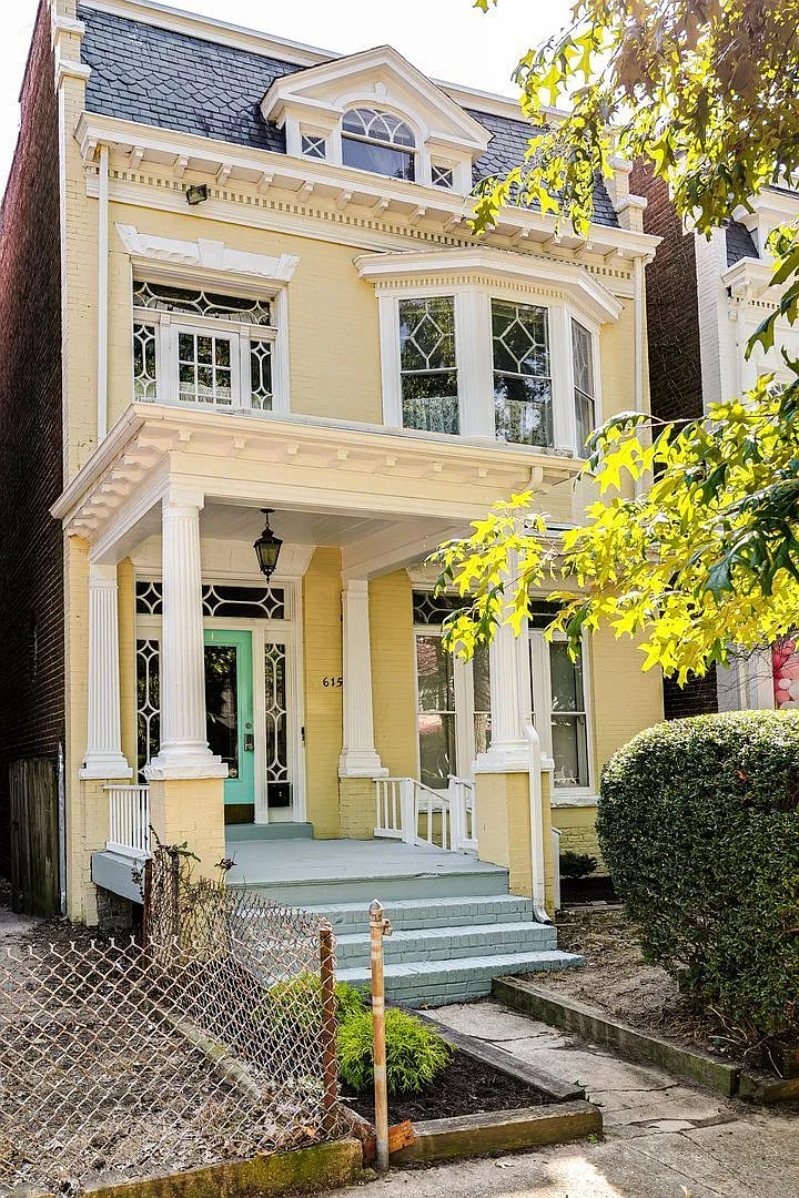 2 bed, 1.0 bath, 1300 sqft, $1,800 — Photo 4