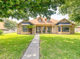 2125 Hackberry Dr, Uvalde, TX 78801