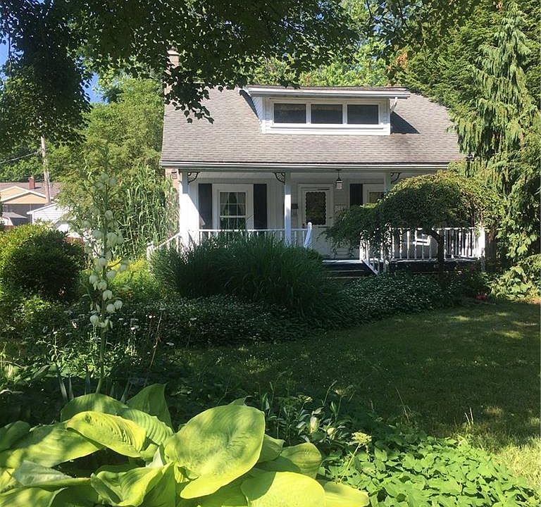 1st image of 214 Glenruadh Ave