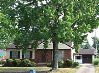 6206 Archwood Rd, Independence, OH 44131