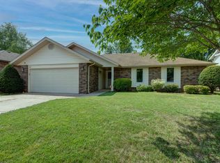 1518 W McGee St, Springfield, MO 65807