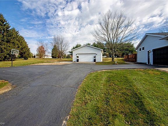 2nd image of 874 Valleywood Ct
