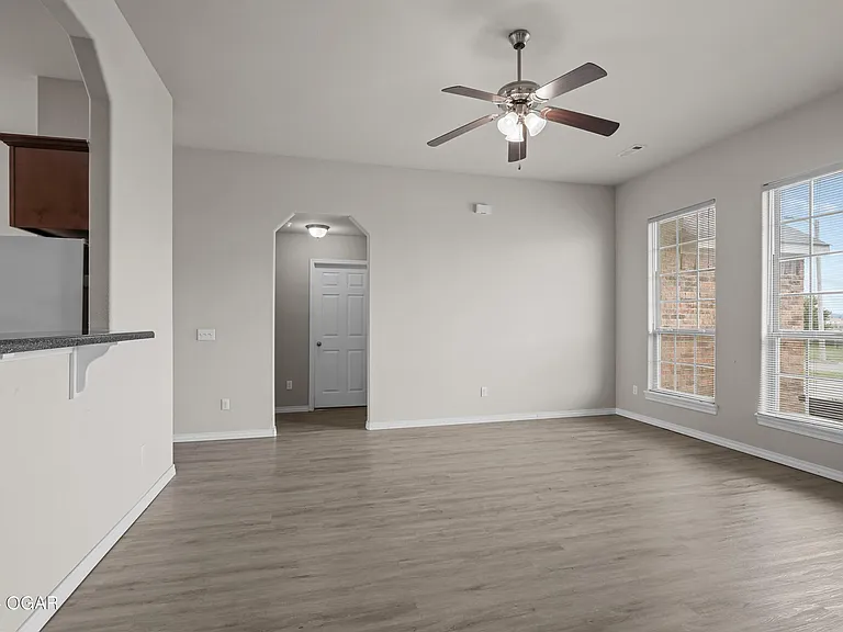 2044 Mississippi Ave — Photo 9