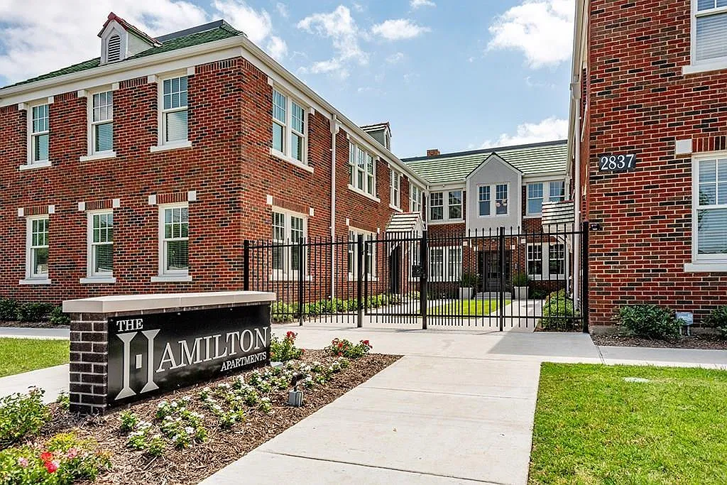 1 bed, 776 sqft, $1,275 — Photo 1