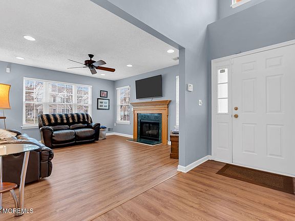 3rd image of 701 Carnation Drive