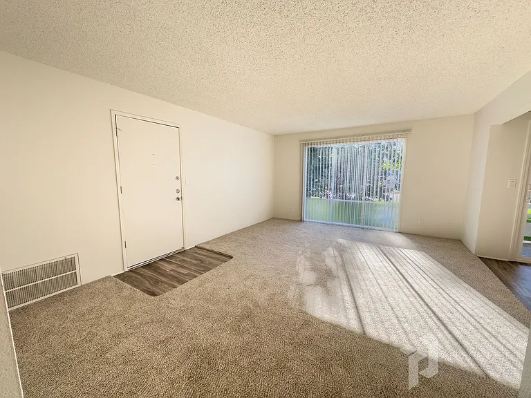 1836 Laburnum Ave — Photo 10
