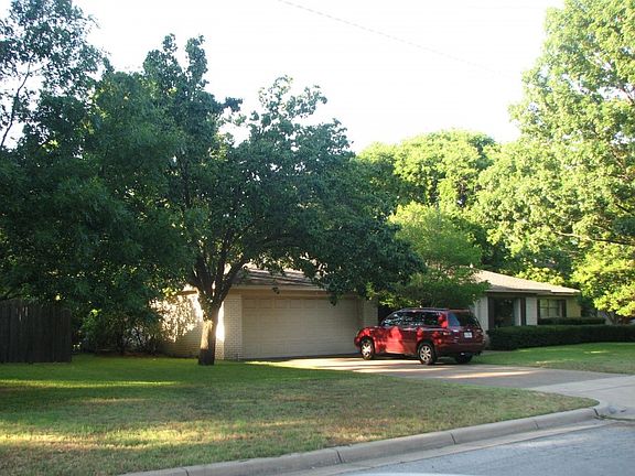 2nd image of 3612 Wooten Dr