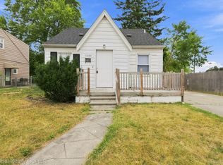 22165 Hayes Ave, Eastpointe, MI 48021