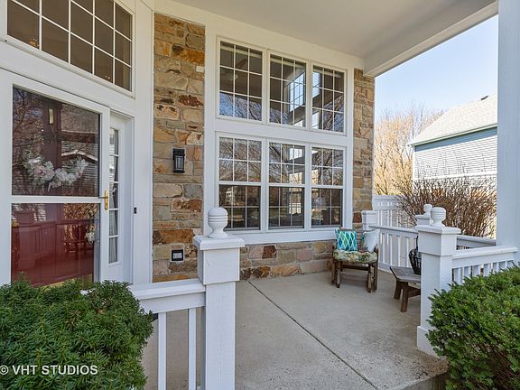 2nd image of 1426 Churchill Ln