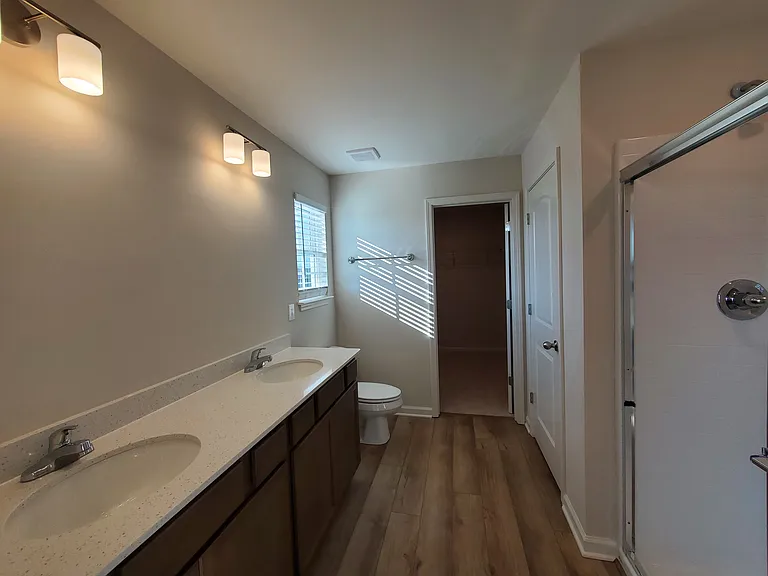 1217 Leanndra Park — Photo 17
