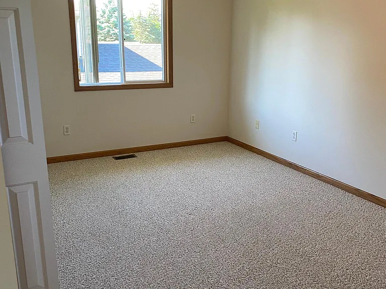 6214 Elliott Ct — Photo 20